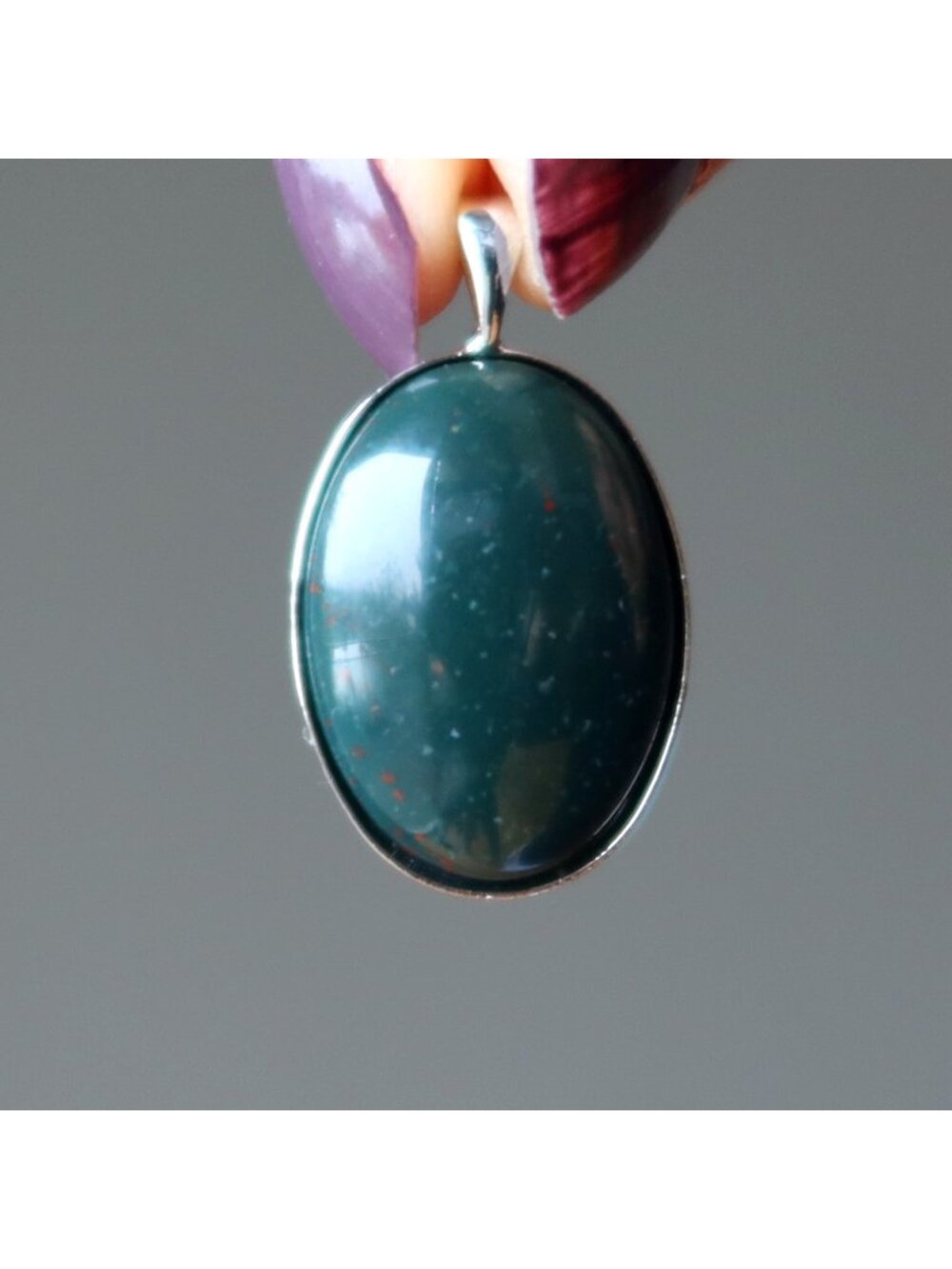 Bloodstone Pendant Badge Courage Green Oval Silver Charm Natural Crystal Gem